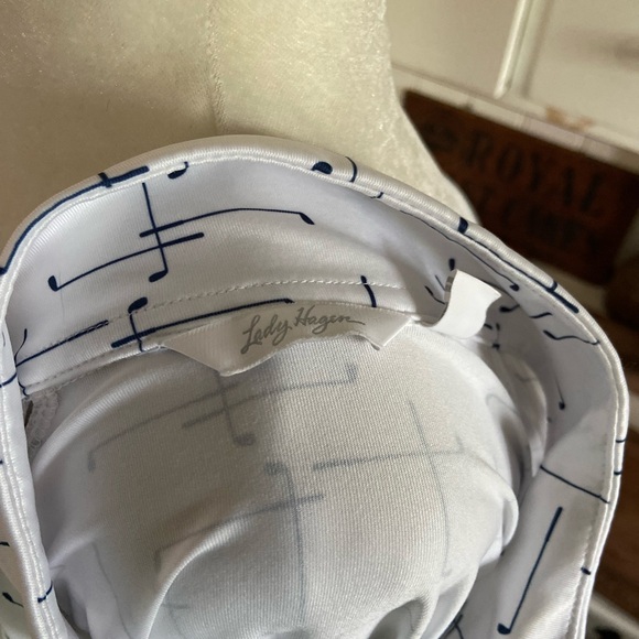 Lady Hagen - Picture 3 of 3